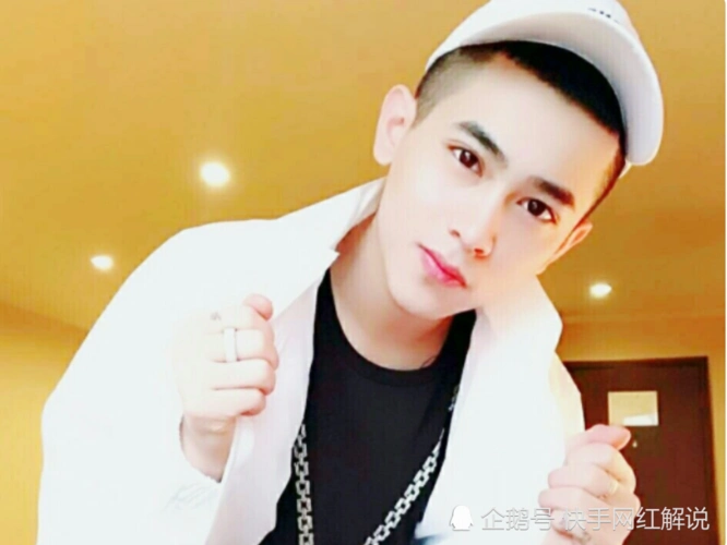 网红吴迪效仿辛巴直播怒斥平台官方批判官方霸王条款合同