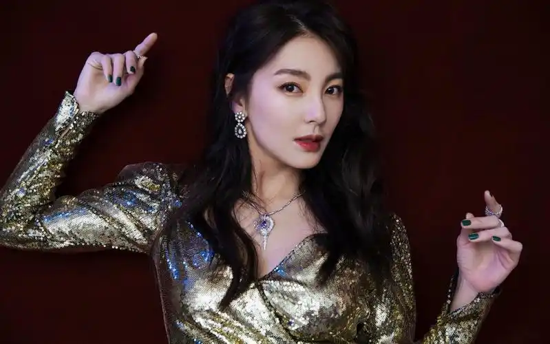 张雨绮个人资料张雨绮,于1987年8月8日出生,是中国内地女演员,毕业于