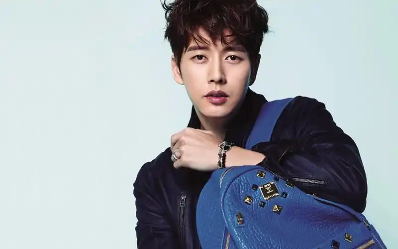 朴海镇帅气壁纸_韩国男星帅气朴海镇