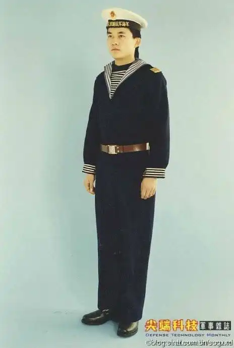 一套九十年代中期拍摄的八七式军服标准照 - 苍海君子 - 苍海君子