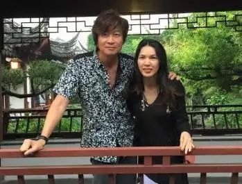 情歌诗人游鸿明空姐老婆低调贤惠育有3女大女儿颜值超高