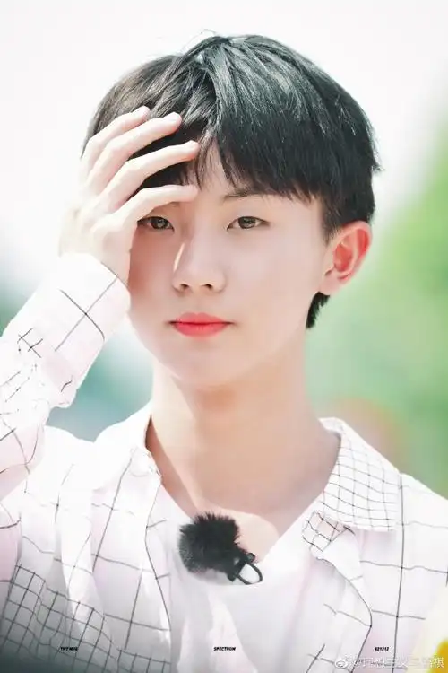 马嘉祺素颜近照