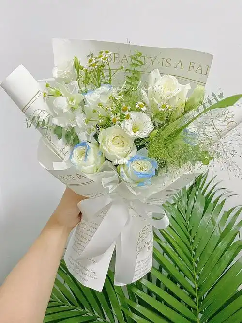 碎冰蓝玫瑰小清新花束