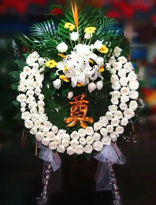 纪念逝去的亲人送什么花及购买花圈应注意的事宜|灵堂|鲜花|葬礼|挽联