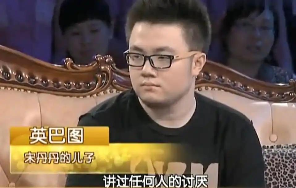 原创巴图不被亲生父亲认可和母亲相依为命如今为母亲遮风挡雨