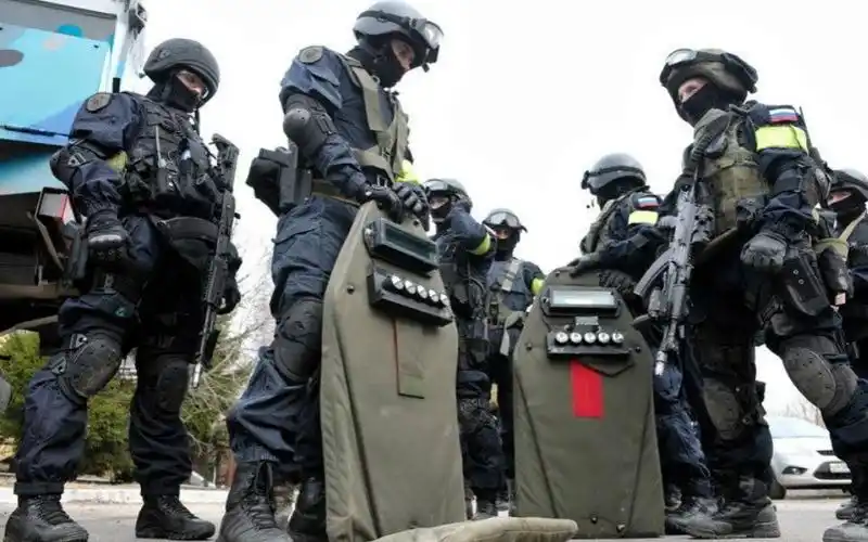 中国vs美国银行抢劫案swat精英特警布控抓捕战术安排突进解救人质181