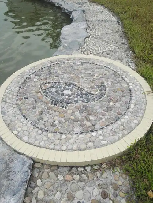 鹅卵石铺贴平台造型