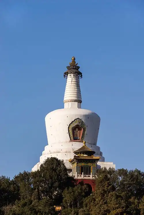 北海公园白塔图片