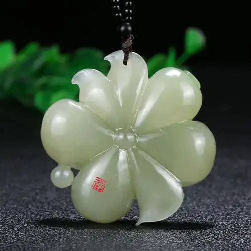 【荷花】王晓义玉雕工作室出品 和田玉挂件 42.73g me1794