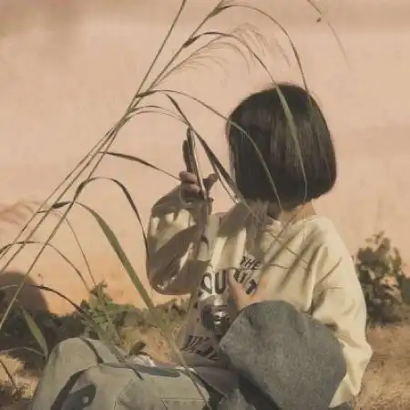 短发女生头像心情是生活的新鲜剂