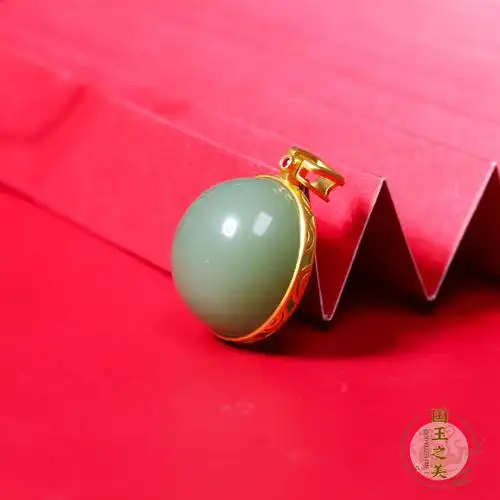 定制国玉之美新疆和田玉且末料羊脂白玉碧玉18k金镶玉吊坠