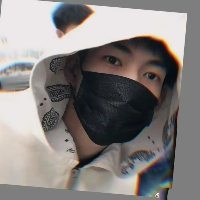 红花会贝贝(李京泽)来自微博(转发) 我叫贝贝 也叫李京泽"  "星哥说我