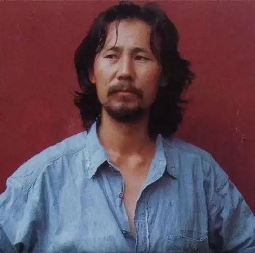 腾格尔晒老照片引热议陌上翩翩少年郎不负朱颜好韶光