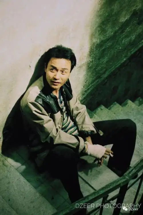 原来寂寞的时候,每个人都一样.黎耀辉,不如我们从头来过.