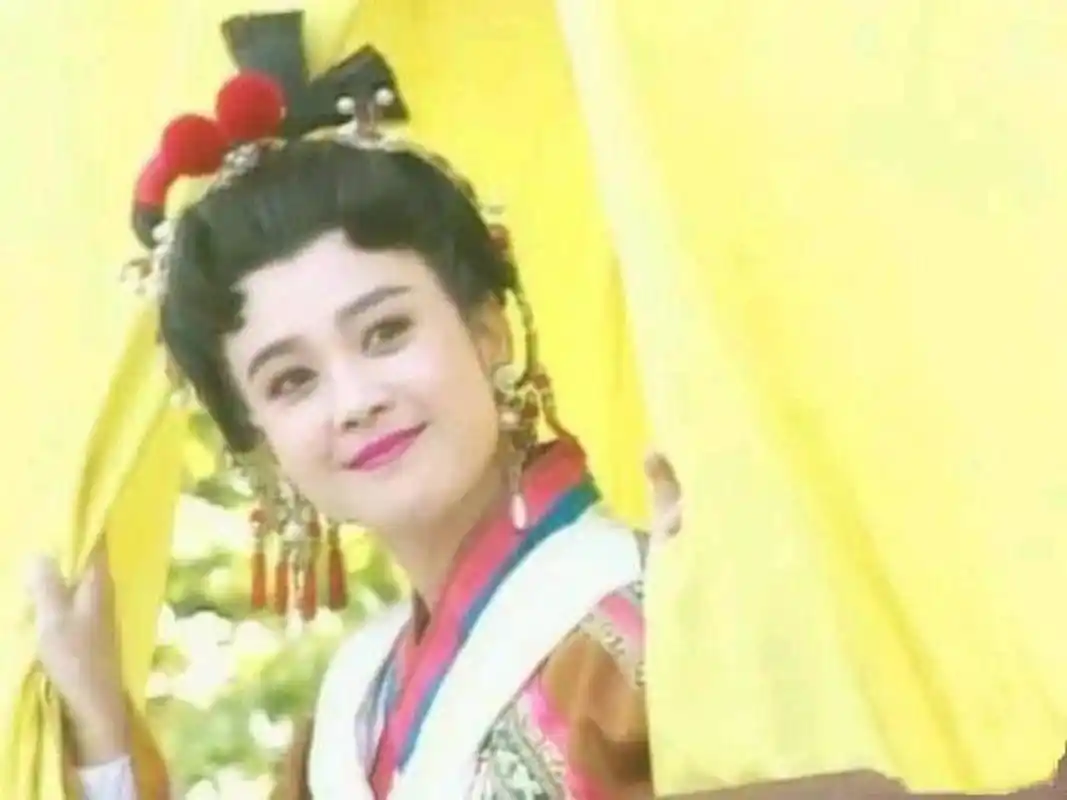 傅艺伟年轻真是神颜啊 爱了几十年的杨吉儿