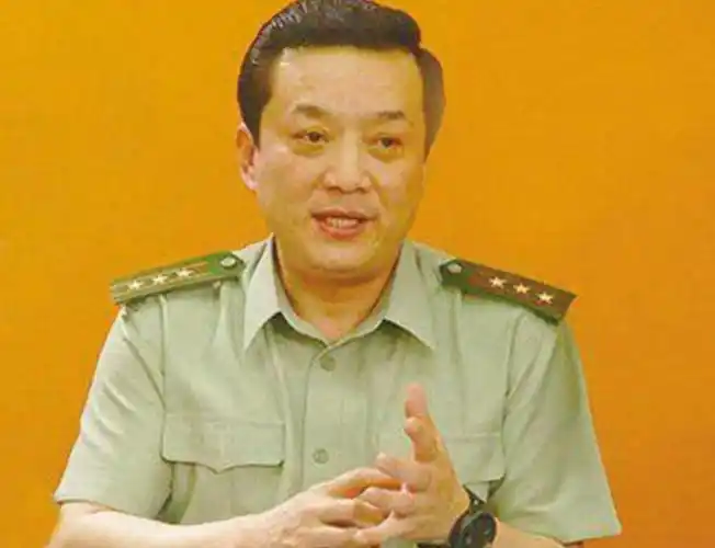 当时沈阳某部队文工团招新,得知消息他立马去参加了面试,这次的面试很