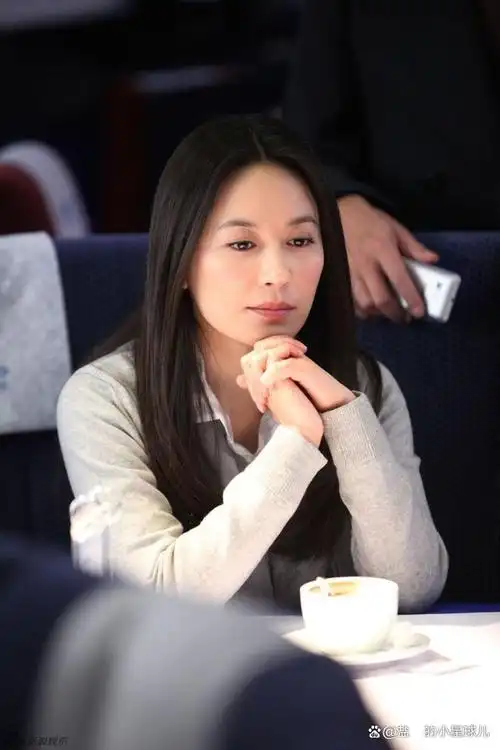 演员俞飞鸿:坚决不结婚,53岁还单身,却有一个男闺蜜陪她近20年