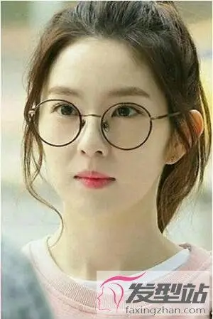 戴眼镜女生适合哪些发型 近视眼也能变得美美哒