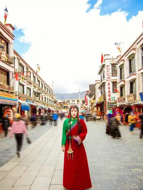 来西藏拍藏装照怎样才能不踩雷72