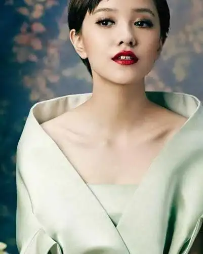 刚出道时的郭采洁