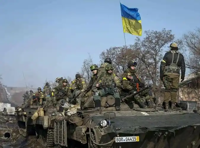 真动手了,菲律宾反而冷静了?中方海警"包饺子"战术 -