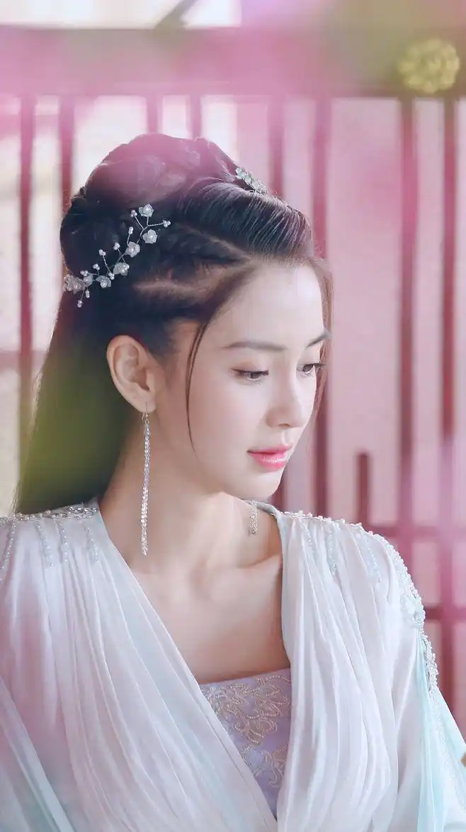 重生后她的手上有葫芦纹身,契约灵药空间,获神针传承,空间文