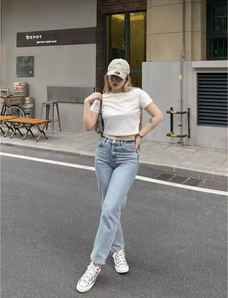 白色t恤搭配配什么颜色裤子最好看