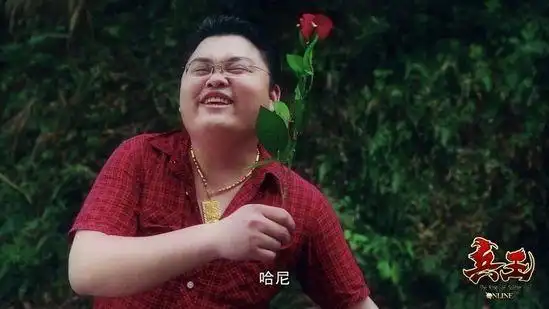 抢走屌丝女友的暴发户 表情好贱