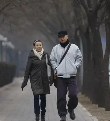 郭冬临有头发时候的照片郭冬临的老婆资料照片