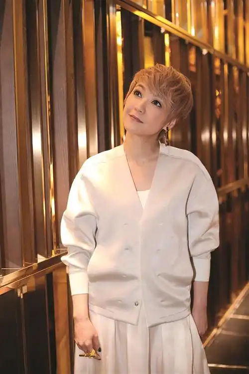 陈慧娴年轻时太可爱,太漂亮了组图 陈慧娴蒙面唱将是第几期-图1