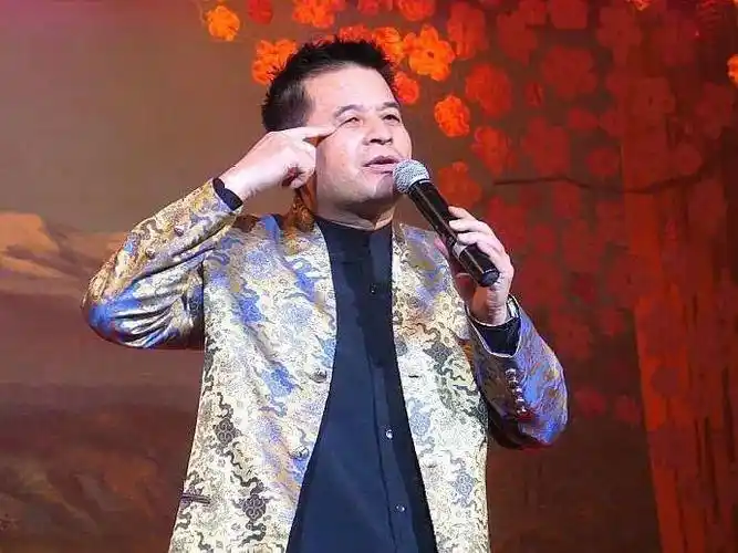 离开央视5年,61岁毕福剑退休生活多姿多彩,近照显发福_毕姥爷