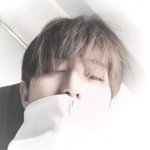 蔡徐坤浅色系头像