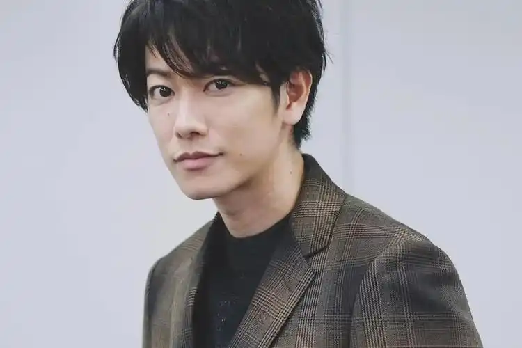 日本最帅男星排行榜前十名(颜值惊艳的日本男明星名单)-心语百科