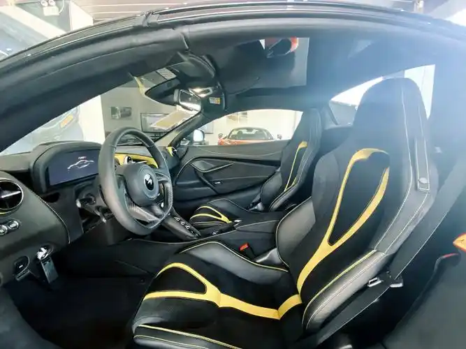 迈凯伦720sspider风暴灰黄黑双拼现车455万元包牌