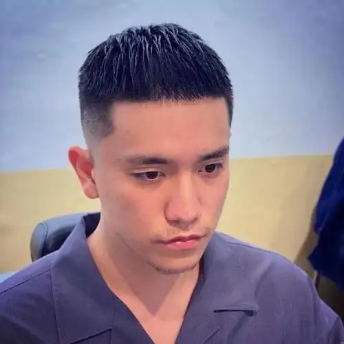 2021最受欢迎的男生发型(2021年男士最热门发型)(图7)