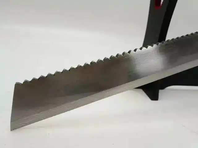 龙泉宝剑从古至今大刀背上的锯齿是干什么用的