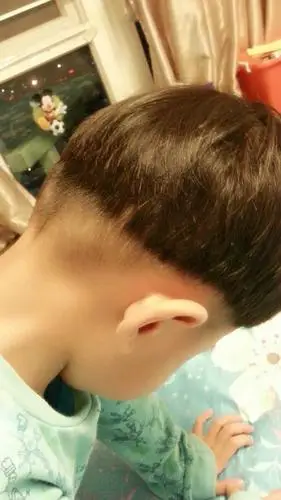 [亲子游戏]又剪回西瓜头呢