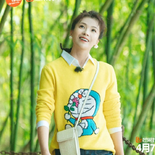 妻子浪漫旅行刘涛明星同款衣服黄色叮当猫卡通毛针织衫