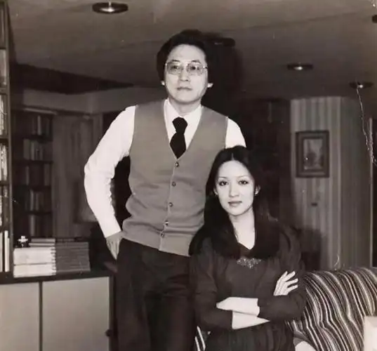 李敖回忆录中出现的女人有二十个,曾坦言还是最爱初恋?