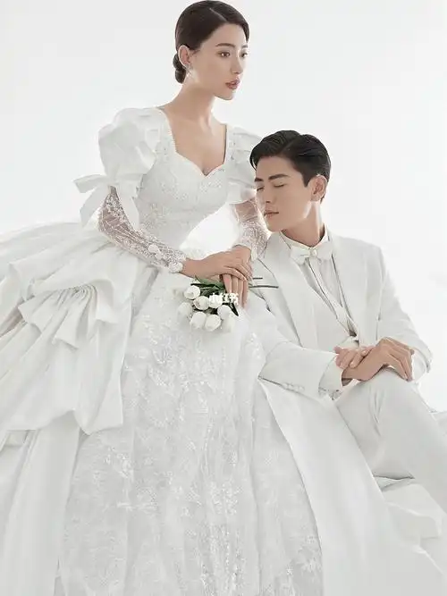 四套服装的婚纱照风格不要再盲选风格