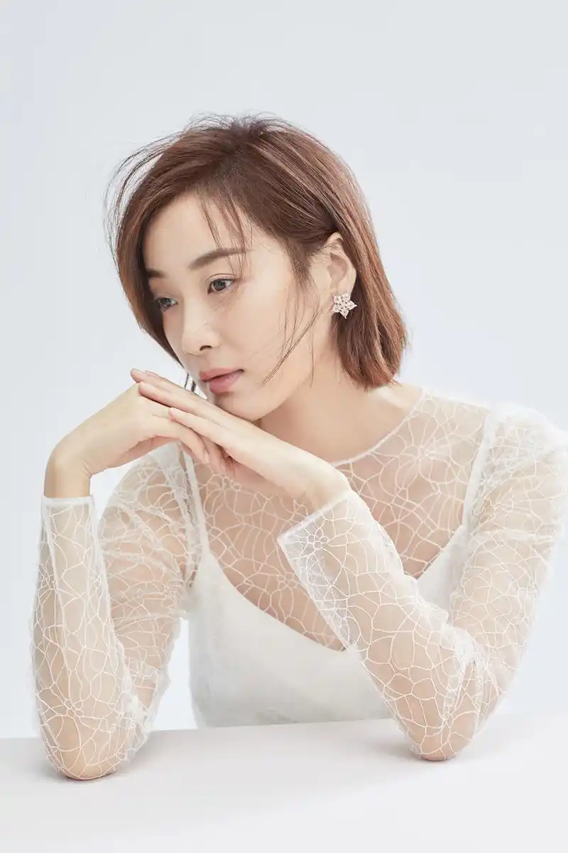 人淡如菊徐梵溪展现最好的自己给观众在奋斗中不断成长