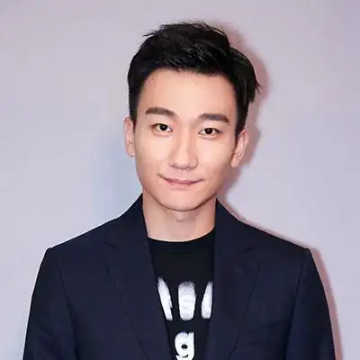吴昊宸个人资料 - 吴昊宸身高/体重/年龄/图片 - 星爪时尚网