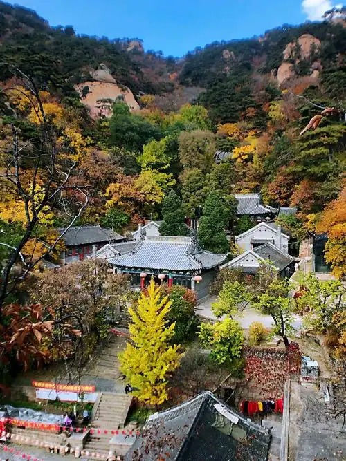 鞍山市千山风景区龙泉寺秋色