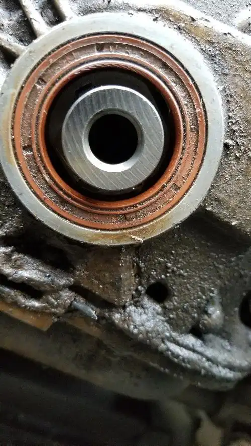 今天休假没事换曲轴前油封