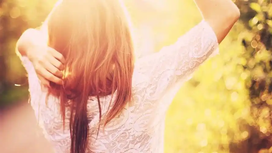 享受阳光-写真高清壁纸