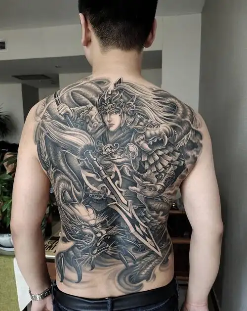赵云满背纹身图片_背部新传统赵子龙赵云纹身图案(3)_河南省许昌市