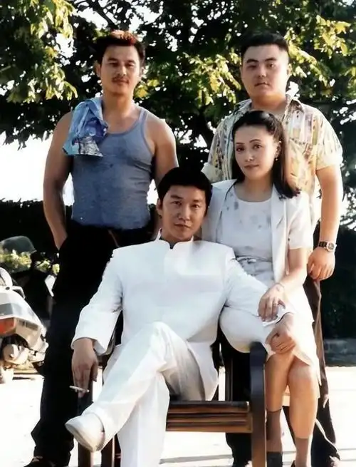 演员赵燕国彰:演张世豪走红,娶了瑞典妻子,活成绝世好男人