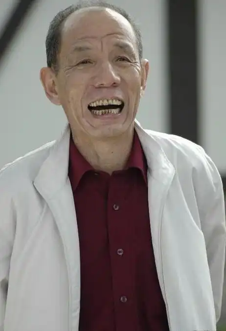 魏宗万:我有编制,国家一个月给我发4000块,我赚那么多钱干嘛?