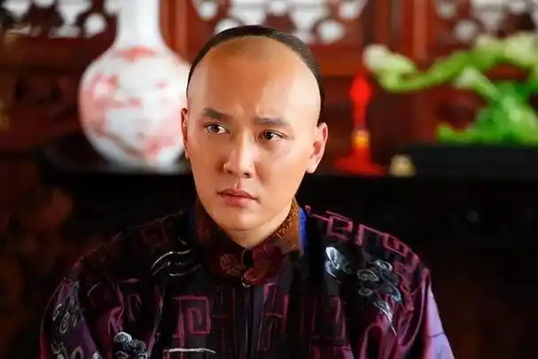 冯绍峰个人简历资料,冯绍峰个人资料介绍(两人却境遇大不相同)