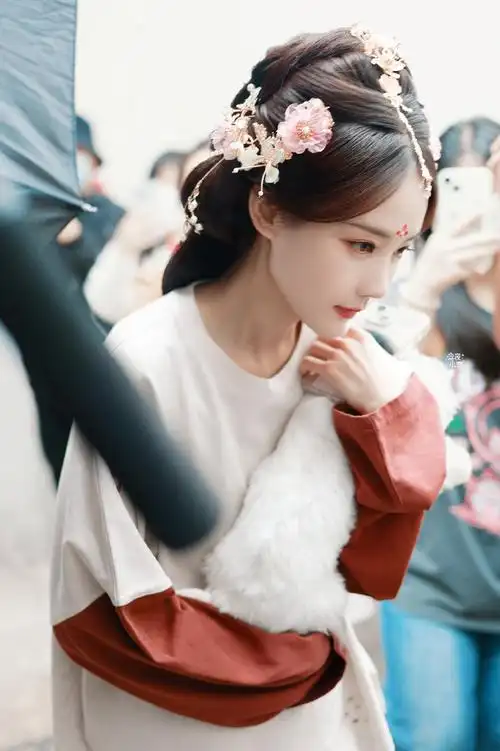 383036323637    儿童节快乐    @李一桐q    李一桐